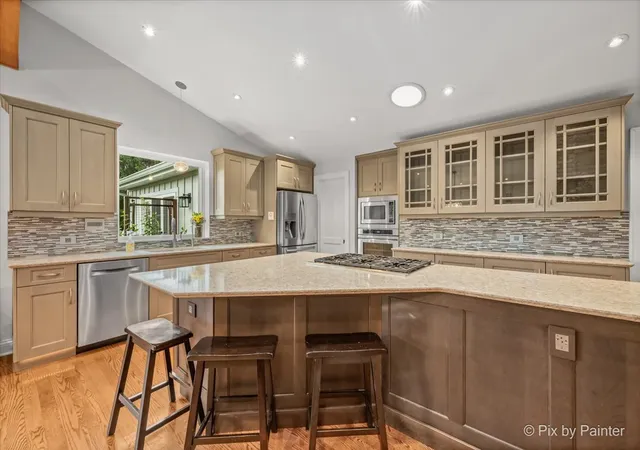 Photo 4 of Single family home for sale at 1070 Rose Ct, Woodstock, IL 60098 | MLS# 12787633 | Listing updated on 2026-10-21