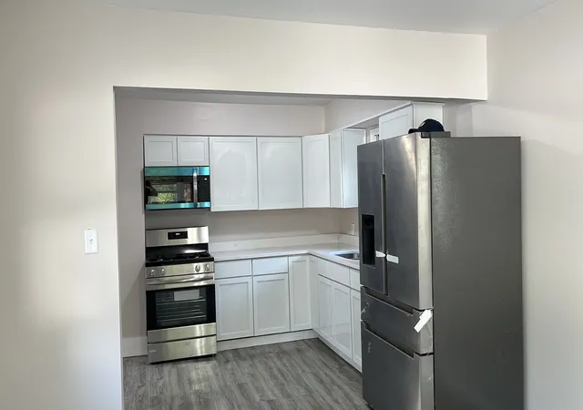 Photo 3 of Single family home for sale at 139 N Calhoun St, Aurora, IL 60505 | MLS# 12787641 | Listing updated on 2026-10-20