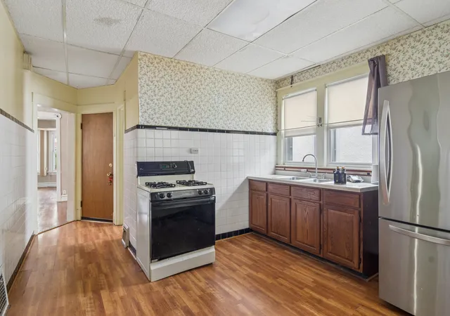 Photo 3 of Single family home for sale at 4541 N Harding Ave, Chicago, IL 60625 | MLS# 12787643 | Listing updated on 2026-10-22