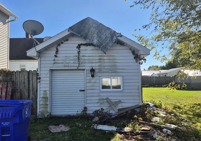 Photo 3 of Single family home for sale at 903 Rose St, Kewanee, IL 61443 | MLS# 12787645 | Listing updated on 2026-10-22