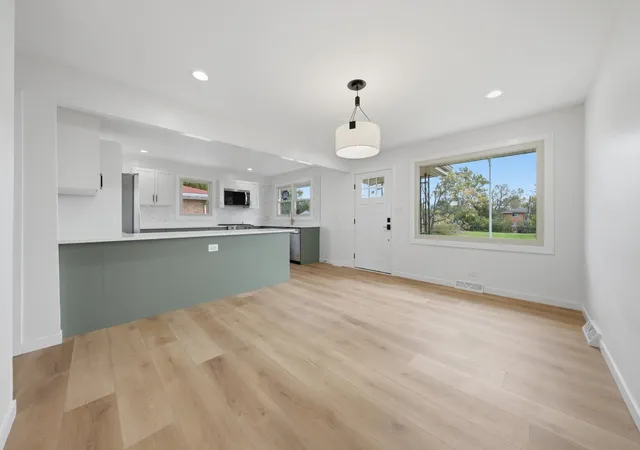 Photo 3 of Single family home for sale at 1226 Washington St, Chicago Heights, IL 60411 | MLS# 12787659 | Listing updated on 2026-10-21