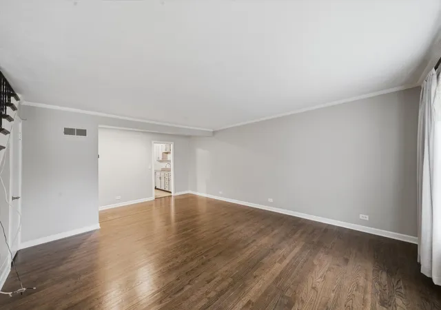 Photo 2 of Townhouse for sale at 307 Linden Ave, Wilmette, IL 60091 | MLS# 12787670 | Listing updated on 2026-10-20