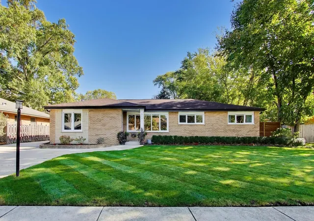 Single family home for sale at 517 S Pine St, Mount Prospect, IL 60056 | MLS# 12787676