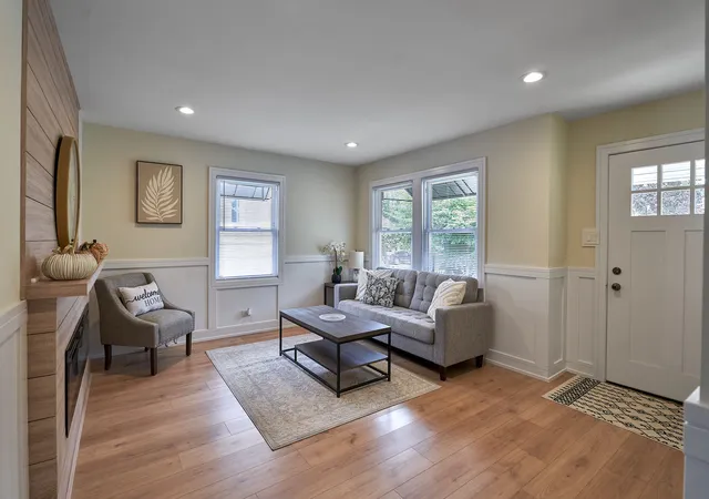 Photo 3 of Single family home for sale at 5347 S 73 Avenue, Summit, IL 60501 | MLS# 12787681 | Listing updated on 2026-10-22