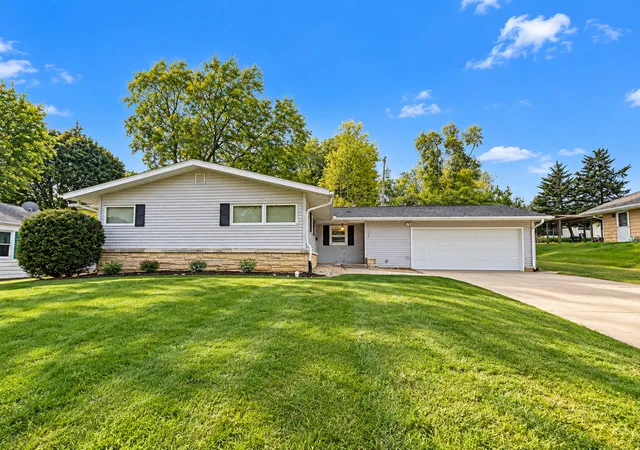 Single family home for sale at 1210 S Homestead Ave, Freeport, IL 61032 | MLS# 12787701