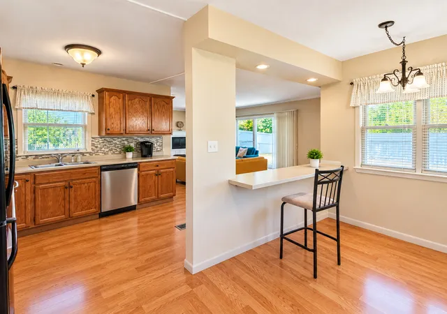 Photo 4 of Single family home for sale at 1210 S Homestead Ave, Freeport, IL 61032 | MLS# 12787701 | Listing updated on 2026-10-22