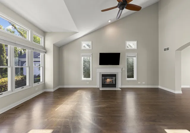 Photo 4 of Single family home for sale at 429 Pheasant Ridge Ct, Darien, IL 60561 | MLS# 12787742 | Listing updated on 2026-10-23