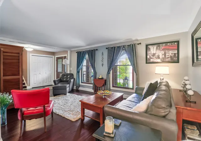 Photo 4 of Single family home for sale at 6s561 Bridlespur Dr, Naperville, IL 60540 | MLS# 12787744 | Listing updated on 2026-10-22
