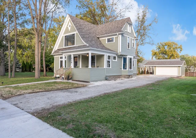 Photo 2 of Single family home for sale at 716 N Main St, Sandwich, IL 60548 | MLS# 12787771 | Listing updated on 2026-10-22
