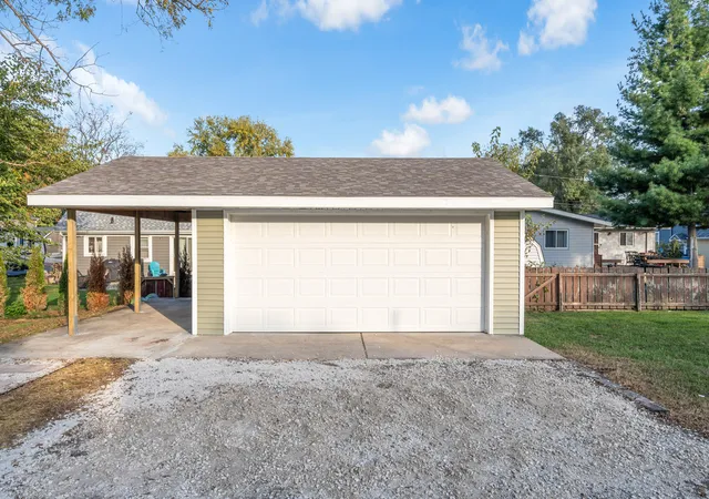 Photo 4 of Single family home for sale at 716 N Main St, Sandwich, IL 60548 | MLS# 12787771 | Listing updated on 2026-10-22