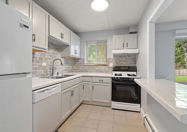 Photo 3 of Condo for sale at 586 Fairway View Dr #1B, Wheeling, IL 60090 | MLS# 12787772 | Listing updated on 2026-10-22