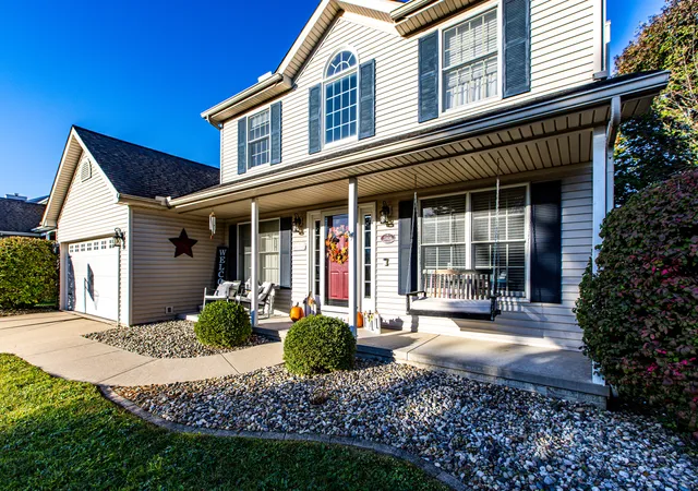 Photo 1 of Single family home for sale at 2808 Longmeadow Ln, Bloomington, IL 61704 | MLS# 12787774 | Listing updated on 2026-10-27