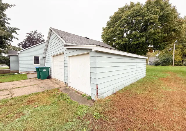 Photo 3 of Single family home for sale at 1401 14th Avenue, Rock Falls, IL 61071 | MLS# 12787784 | Listing updated on 2026-10-23