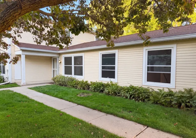 Listing Photo 1 - Condo for sale in building located at 1186 E Azalea Ln, Palatine, IL 60074