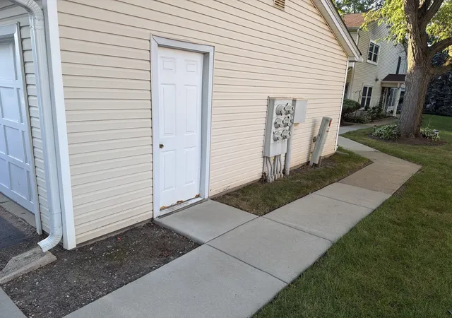 Listing Photo 5 - Condo for sale in building located at 1186 E Azalea Ln, Palatine, IL 60074