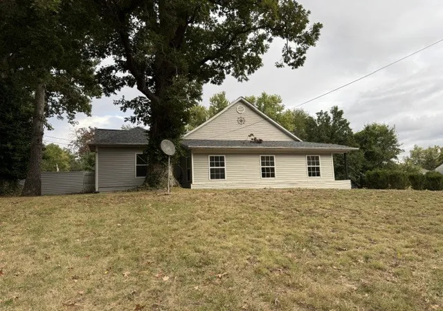 Single family home for sale at 1024 Tolle Rd, Mt Vernon, IL 62864 | MLS# 12787798