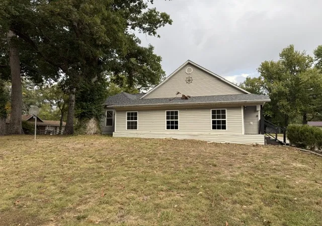 Photo 1 of Single family home for sale at 1024 Tolle Rd, Mt Vernon, IL 62864 | MLS# 12787798 | Listing updated on 2026-10-20