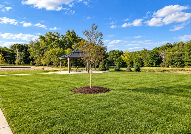 Photo 14 of Townhouse for sale at 643 Ruby St, Crystal Lake, IL 60014 | MLS# 12787826 | Listing updated on 2026-10-23