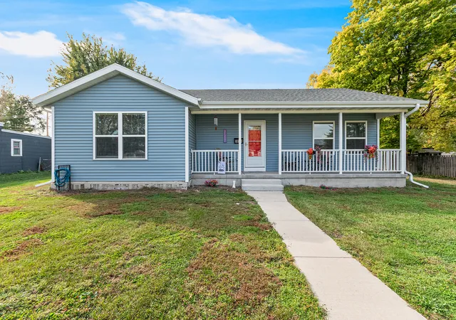 Single family home for sale at 350 S Broadway St, Coal City, IL 60416 | MLS# 12787836