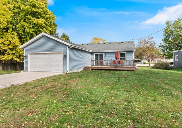 Photo 2 of Single family home for sale at 350 S Broadway St, Coal City, IL 60416 | MLS# 12787836 | Listing updated on 2026-10-22