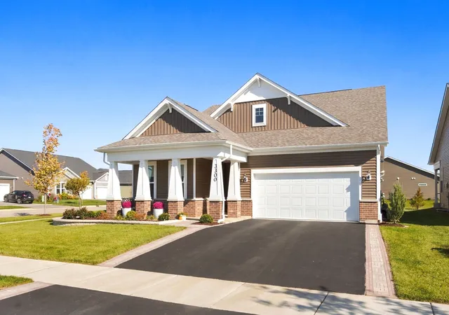 Photo 3 of Single family home for sale at 3300 Fulshear Cir, Aurora, IL 60503 | MLS# 12787838 | Listing updated on 2026-10-20