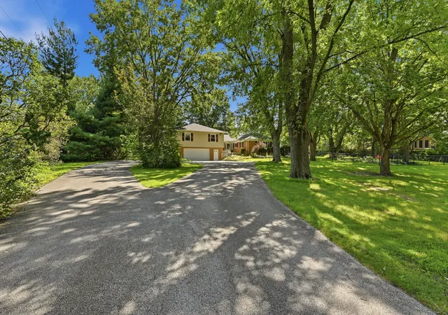 Photo 2 of Single family home for sale at 150 N Madison St, Oswego, IL 60543 | MLS# 12787841 | Listing updated on 2026-10-22