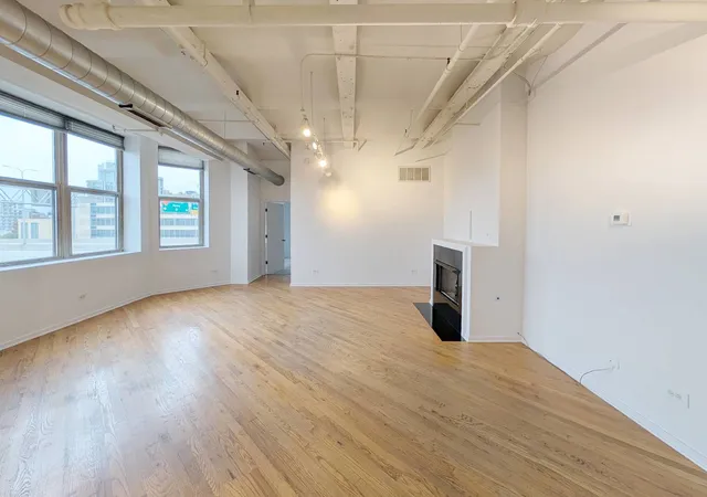 Photo 4 of Condo for sale at 500 S Clinton St #332, Chicago, IL 60607 | MLS# 12787842 | Listing updated on 2026-10-23