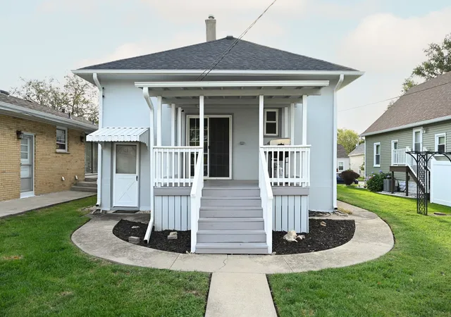 Photo 4 of Single family home for sale at 223 S Grand Ave, Bradley, IL 60915 | MLS# 12787847 | Listing updated on 2026-10-20