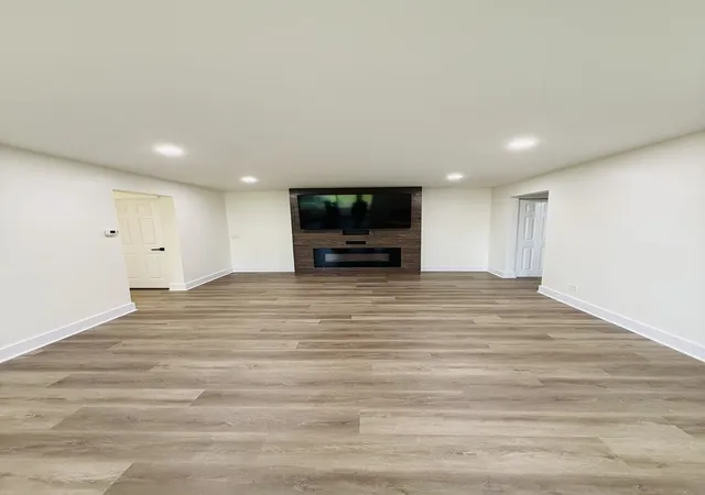 Photo 3 of Condo for sale at 1134 E Randville Dr #1I, Palatine, IL 60074 | MLS# 12787848 | Listing updated on 2026-10-22