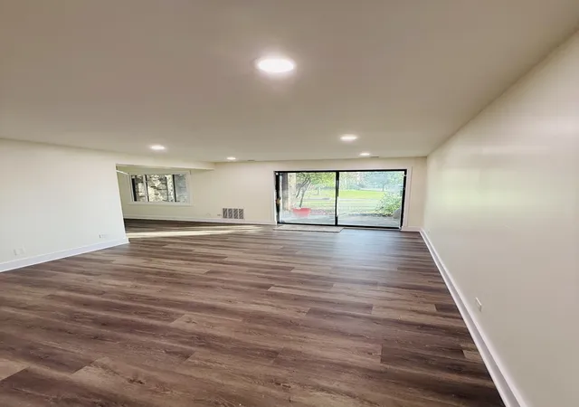 Listing Photo 4 - Condo for sale in building located at 1134 E Randville Dr, Palatine, IL 60074 - Unit #1I