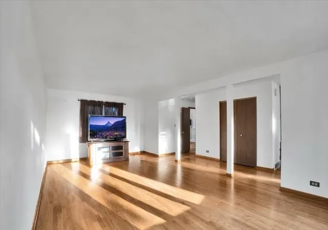 Photo 2 of Single family home for sale at 1177 Stark Pl, Des Plaines, IL 60016 | MLS# 12787863 | Listing updated on 2026-10-29