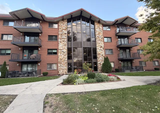 Condo for sale at 2301 183rd Street #104A, Homewood, IL 60430 | MLS# 12787865