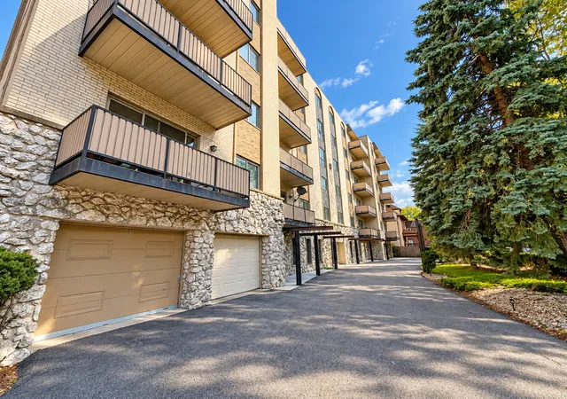 Photo 3 of Condo for sale at 4125 N Keystone Ave #206, Chicago, IL 60641 | MLS# 12787868 | Listing updated on 2026-10-23