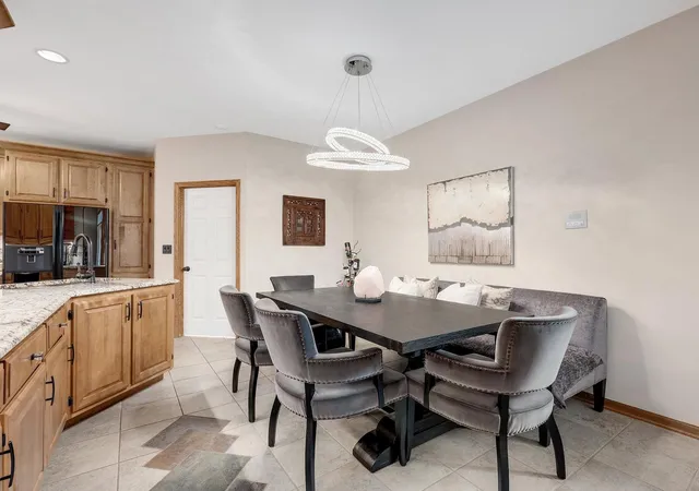 Photo 3 of Townhouse for sale at 316 Reserve Cir, Clarendon Hills, IL 60514 | MLS# 12787878 | Listing updated on 2026-10-23