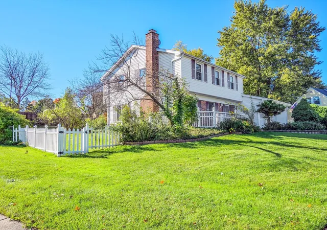 Photo 2 of Single family home for sale at 1919 Arklow Pl, Schaumburg, IL 60194 | MLS# 12787895 | Listing updated on 2026-10-21