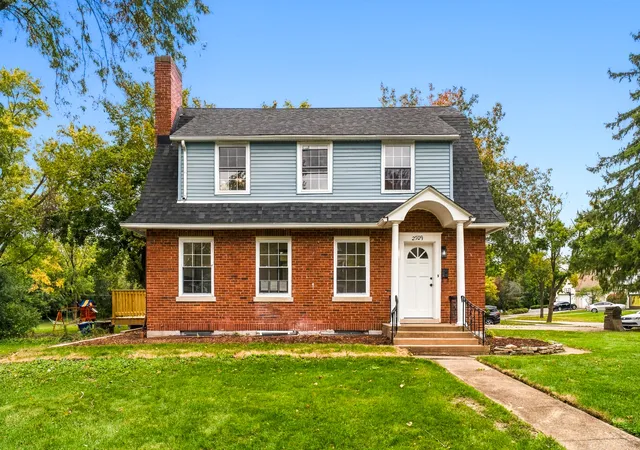 Photo 1 of Single family home for sale at 2709 Gordon Dr, Flossmoor, IL 60422 | MLS# 12787902 | Listing updated on 2026-10-20