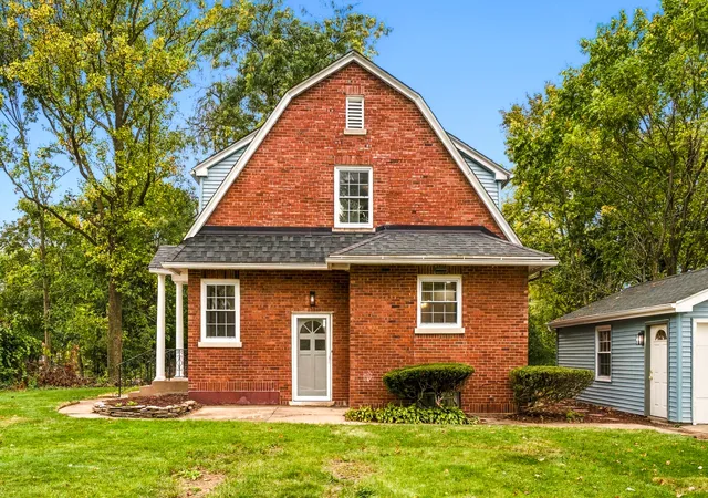 Photo 3 of Single family home for sale at 2709 Gordon Dr, Flossmoor, IL 60422 | MLS# 12787902 | Listing updated on 2026-10-20