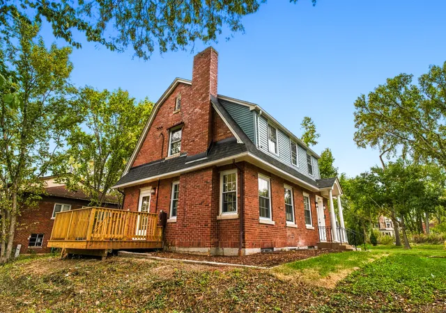 Photo 3 of Single family home for sale at 2709 Gordon Dr, Flossmoor, IL 60422 | MLS# 12787902 | Listing updated on 2026-10-20