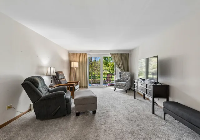 Photo 3 of Condo for sale at 5470 W Higgins Ave #2E, Chicago, IL 60630 | MLS# 12787903 | Listing updated on 2026-10-21