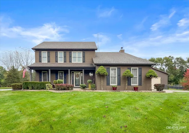 Photo 2 of Single family home for sale at 6 Fox Run Dr, Newark, IL 60541 | MLS# 12787907 | Listing updated on 2026-10-21