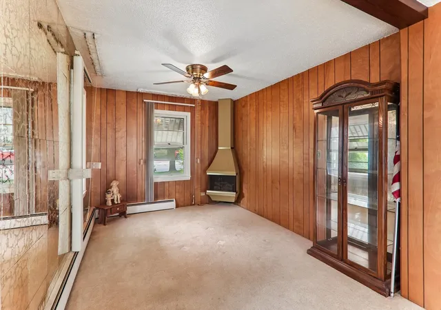 Photo 4 of Single family home for sale at 2218 Pearsall Pkwy, Waukegan, IL 60085 | MLS# 12787921 | Listing updated on 2026-10-23