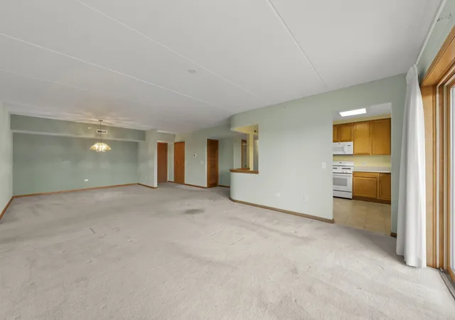 Photo 3 of Condo for sale at 1327 E Washington St #501, Des Plaines, IL 60016 | MLS# 12787960 | Listing updated on 2026-10-22