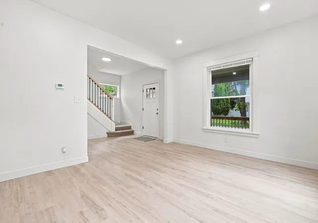 Photo 4 of Single family home for sale at 387 S Evergreen Ave, Kankakee, IL 60901 | MLS# 12787965 | Listing updated on 2026-10-29