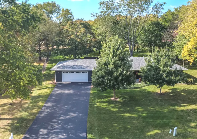 Photo 2 of Single family home for sale at 3895 N Chamlin Dr, Morris, IL 60450 | MLS# 12788017 | Listing updated on 2026-10-22