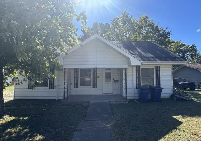Photo 1 of Single family home for sale at 906 E Summers St, West Frankfort, IL 62896 | MLS# 12788020 | Listing updated on 2026-10-23