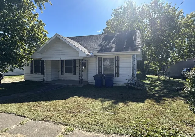 Photo 2 of Single family home for sale at 906 E Summers St, West Frankfort, IL 62896 | MLS# 12788020 | Listing updated on 2026-10-23