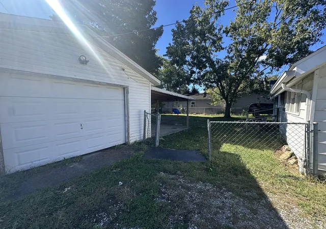 Photo 3 of Single family home for sale at 906 E Summers St, West Frankfort, IL 62896 | MLS# 12788020 | Listing updated on 2026-10-23