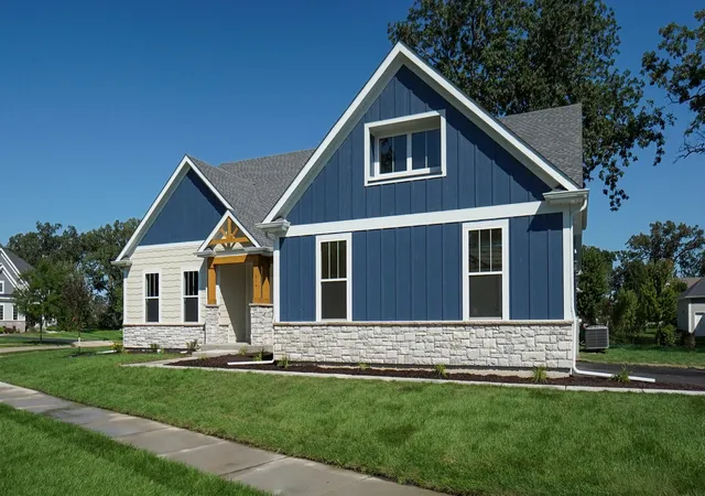Photo 2 of Single family home for sale at 214 Burr Oak Cir, Elgin, IL 60124 | MLS# 12788022 | Listing updated on 2026-10-23