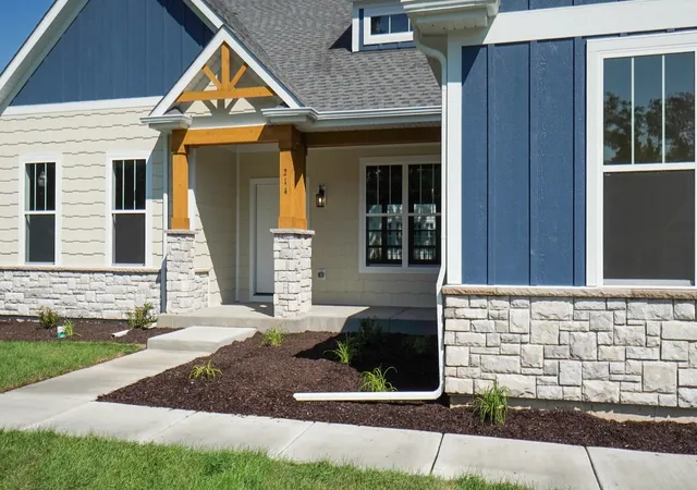 Photo 3 of Single family home for sale at 214 Burr Oak Cir, Elgin, IL 60124 | MLS# 12788022 | Listing updated on 2026-10-23