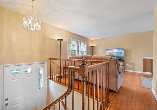 Photo 3 of Single family home for sale at 20128 S Kingston Ct, Frankfort, IL 60423 | MLS# 12788024 | Listing updated on 2026-10-20
